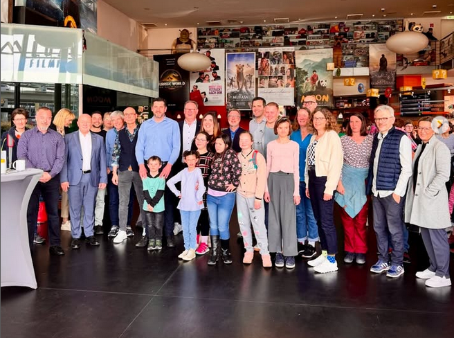 Die Schüler der Tom-Mutters-Schule im Kino